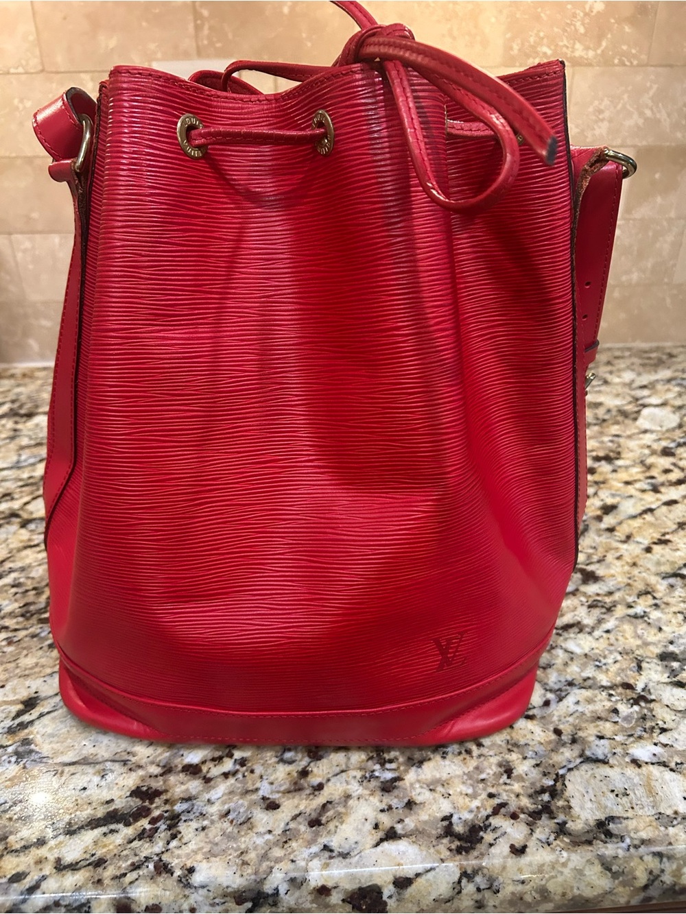 Louis Vuitton Women's Red Epi Noe GM Large Leather Shoulder Bucket Bag COA